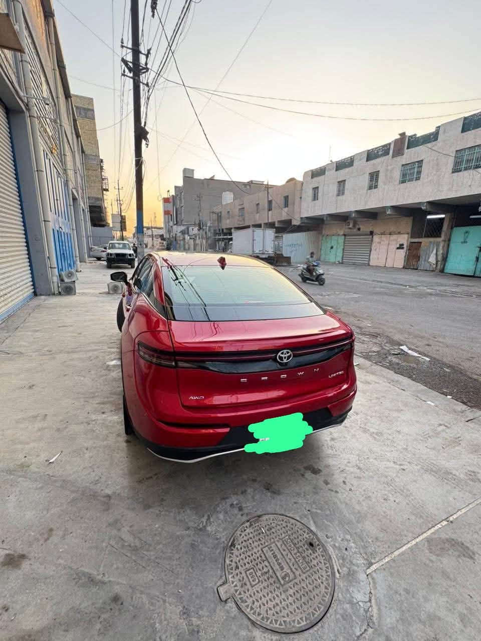السلام عليكم
تويوتا كراون 2023 
فئة Limited اعلى فئة بل كراون امريكي
محرك 2500 هايبرد 
ماشيه36  km الف كيلو متر حقيقي 
المواصفات:
لايت 4 عدسات قلاب 
فتحة سقف
تبريد شاشة  
نفكيشن
مراية اوتو دم
حساس مطر 
مري شفط
سياقة ذاتية 
توقف ذاتي 
ترحيب عند الاقتراب
شاحن واير ليس
كروس سرعة
دخول ذكي اربع ابواب 
‎كامرات اربعة 360 درجة 
حساس 360 درجة
رادارات 360 درجة 
ذاكرة مقاعد
دشبول دجتال 
 شاشة ابل كار بلي كبيرة 
كشنات جلد + كهرباء + تبريد وتدفئهً ستيرن 
الانارة الداخلية والخارجية led بالكامل
سستم صوت JBL مع 11 سماعة + دمام خلفي 
سبيكرات عدد 5 
سايد بريك بصمة
اوتو هولد
مانع نزلاق 
ويل 21
زراك كامرة خلفية
الضرر تبديل بابين وكالة ساز العراق وتصليح في صندوق بسيط جدا اريباك برده فقط  كفاله كير ومكينه وبطاريه 
سعرها 255$ وبيها مجال بسيط 
تواصل ***********
