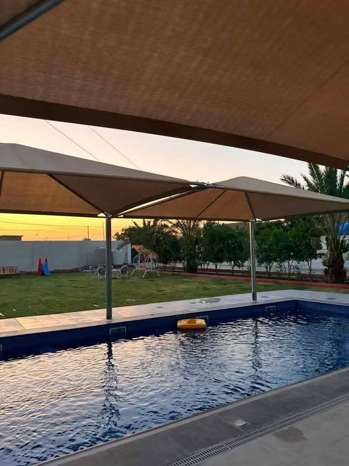 السلام عليكم حجوزات طيله ايام الاسبوع مزرعه الامل  vip مجهزه بتكيف مركزي غرفه هوم جلسات عربيه بابكيو كامل للشوي مسبح عدد ٢ الاطفال سستم صوت جلسات خارجيه كراج يستع ٥ سيارات الموقع البعيثه سعر الشفت الصباحي ١٢٥ الف والشفت ليلي ٢٠٠ الف الحجز ولاستفسار على رقم *********** متواجد وات ساب
