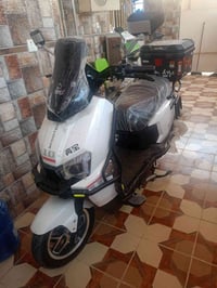 دراجة شحن صاعقة جديد للبيع بسعر الشركه  رقم 07813086767
