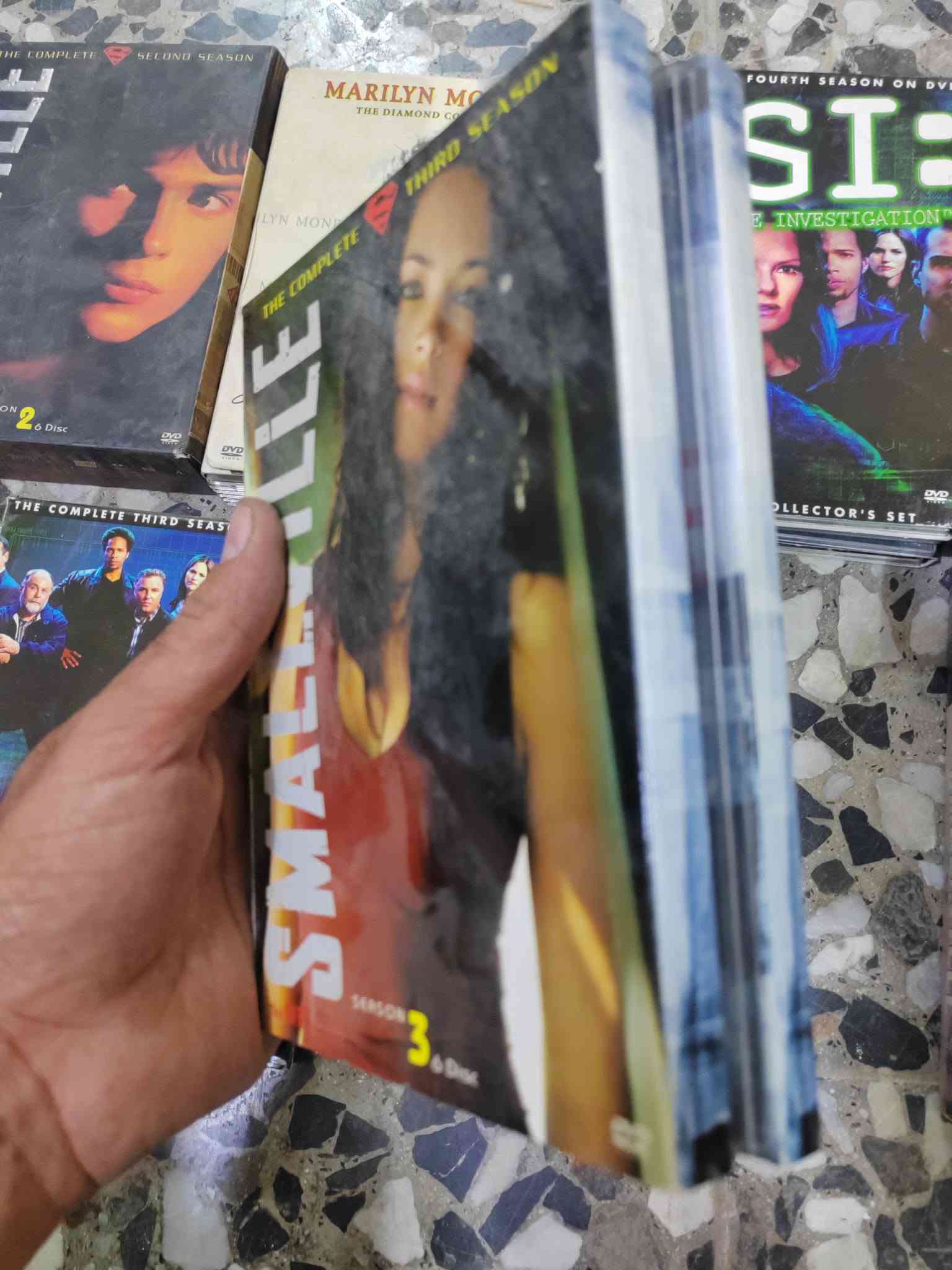 8 مسلسلات اجنبية  DVD
سعر الكل  40 الف  مع التوصيل
