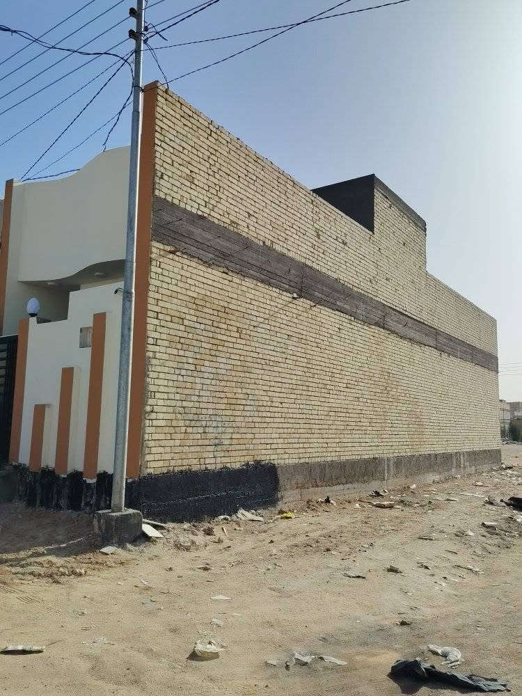 السلام عليكم دار للبيع 100متر تحتوي عله غرفه صاله مطبغ حمام دخلي وخارجي استقبال صاله فوك قياس 4+5 متر  حي النداء منطقه55 خلف
اسواق السمكه خلف شارع 60 بناء جديد2026 درجه اؤلى مال جناي والله اني بيدي مشتغله وبسمي طابو صرف  رقم الدار 55670 انتصال وستفسار اكثر.  ***********
