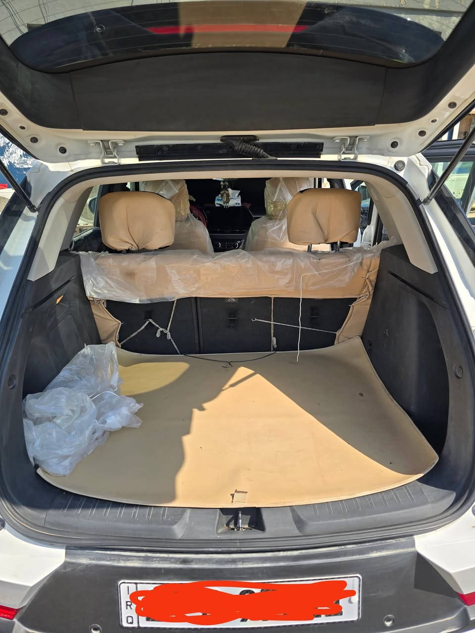 للبيع Chevrolet Trailblazer 2024
الموديل: Chevrolet Trailblazer
السنة: 2024
الفئة: LT FWD
الدفع: أمامي FWD
المحرك: 1.3L Turbo — 3 سلندر
القير: أوتوماتيك
الوقود: بنزين ⛽
اللون: — ابيض 
ماشيه 55 الف كيلو
سبيرها بعده بالجيس 
الرقم بغداد 
✨ سيارة اقتصادية وعملية، محرك تيربو وأداء ممتاز، ومواصفات حديثة.
💰 السعر: 125 ورقة — قفل 🔒
📍 السيارة جاهزة للفحص والمعاينة.
📞 للاستفسار والتواصل: ***********
ملاحظة: محرك الـ1.3 تيربو في Trailblazer يأتي بقوة 155 حصان و174 lb-ft من العزم في مواصفات شفروليه المنشورة
