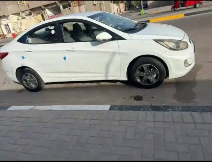 اكسنت 2013  خليجي 
مكينة 1600 دبل قطره المرغوب مكفول من تنقيص وتبخير 
السياره فول مواصفات ونضيفة كلش  
بيها صبغ بالداير مابيهة ضربة
للأستفسار / *********** اتصال فقط 
السياره جاهزه ونضيفه من جميع النواحي 
السعر / ٧٦ وبيها مجال بسيط
العنوان / البصرة الزبير الزبير, البصرة
