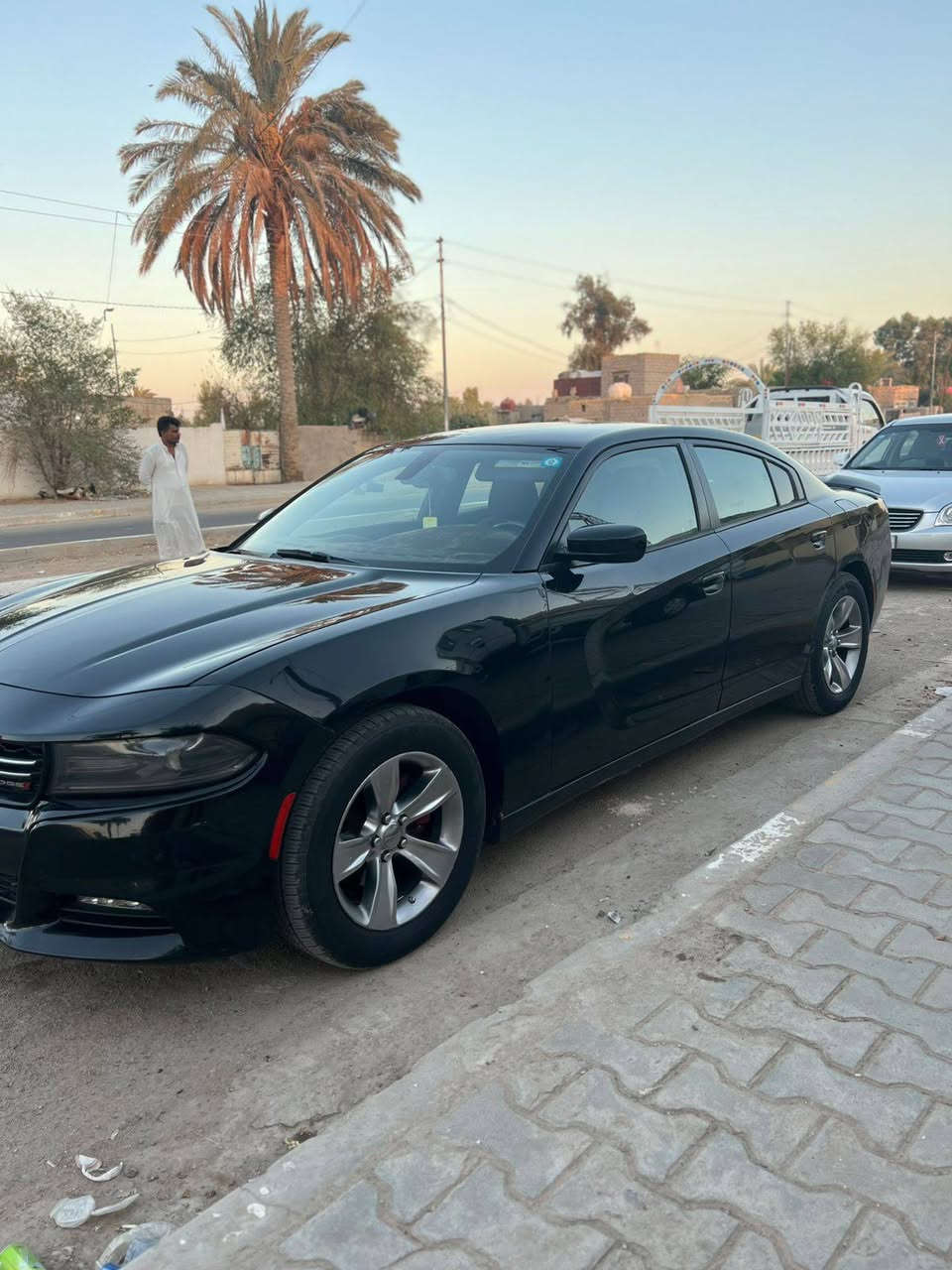 السلام عليكم
 
جارجر 2015 اصل SXT تو ويل مكينة 3600 سيارة جاهزة استخدام شخصي مكينة وتبريد وتخم تاير كله جديد بيها صبغ جاملغ  ولبنيد وبيها فتح الباب فقط
رقم بغداد ابسمي تحويل مباشر مكان بابل الشوملي
سعر 153 وبيها مجال
***********
