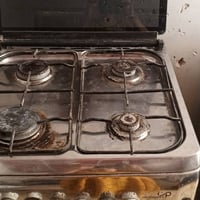 طباخ • نظيف • ٤ عيون