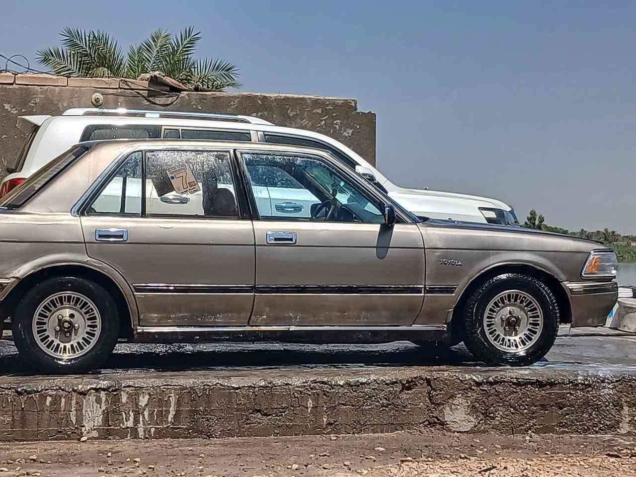 سلام عليكم سيدان ٩١ للبيع مكينه وكير حدد كهربايات شغلله كله تخم تاير سعر ٢٥ وبيه مجال قليل  مكان نجف قضاء المشخاب***********
