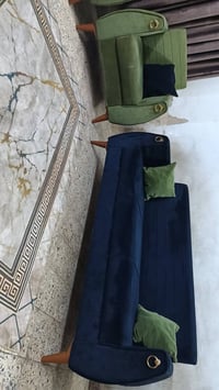 كنب ٨مقاعد • نظيف • بدون ضرر