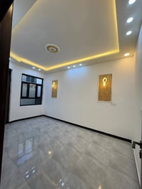 بيت ملك • ٢٠٠م • طابقين