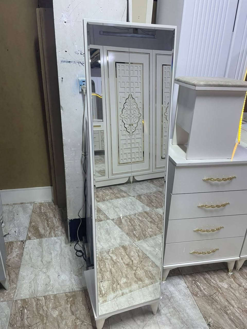 غرفة 7 ابواب 10 قطع 
للاستفسار ***********

