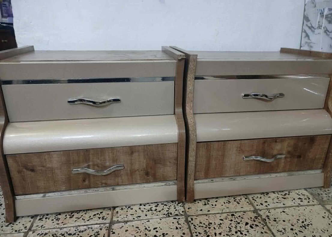 السلام عليكم عارضة للبيع سعر ٢٠ والكومديات اثنينهن ١٥ مكاني بغداد الطوبجي للاستفسار ***********
