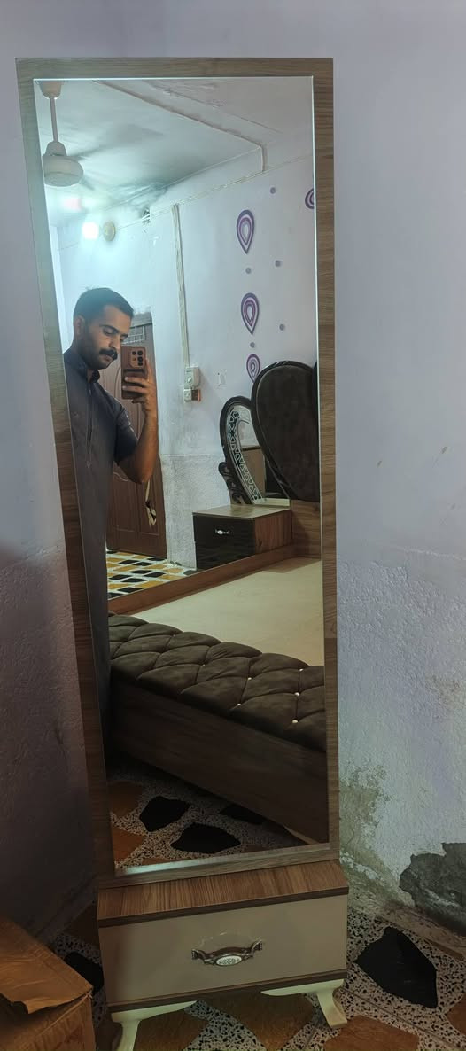 غرفة نوم تركية 6 قطع اخت الجديدة
للتواصل ***********
