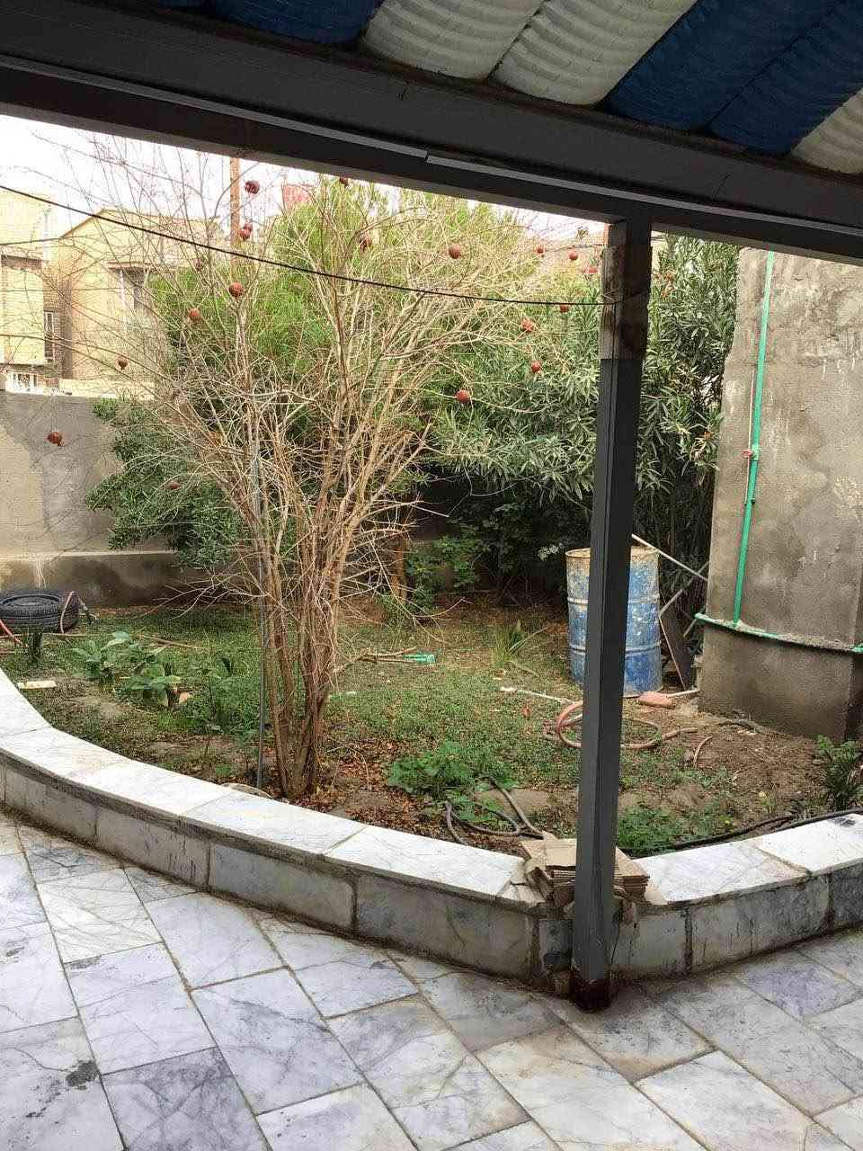 بيت له بيع في منطقه ام عصافير يحتوي على 3 غرف مساحه 250م سعره 160 تواصل مع صاحب البيت على رقم الموبايل *********** السماوا, المثنى

