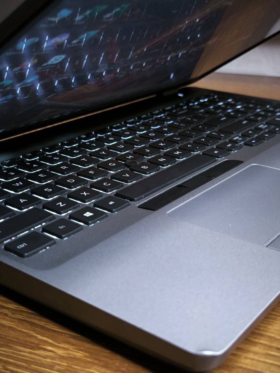 الجهاز الاحترافي وصل! Dell Precision 3551 | i7 + Quadro P620 4GB وبسعر 590,000 🔥
🔥 متوفر حديثاً | Dell Precision 3551 🔥

💻 المواصفات:
▪️ المعالج: Intel Core i7 – الجيل العاشر (10th Gen)
▪️ الرام: 16GB DDR4
▪️ التخزين: 256GB M.2 SSD
▪️ كرت الشاشة: NVIDIA Quadro P620 4GB
▪️ كرت Intel Graphics: 8GB
▪️ الشاشة: 15.6 FHD

💰 السعر: 590 ألف دينار فقط

🎁 ويجي وياه مجاناً:
🎒 حقيبة هدية
🖱️ ماوس هدية
🔌 الشاحن الأصلي للجهاز

🚚 التوصيل متوفر لجميع محافظات العراق 🇮🇶

📍 الموقع: بغداد – الأمين الثانية

📞 للحجز والاستفسار واتساب:
***********

📩 تليگرام:
@Hf_Yy5

🔥 جهاز احترافي بمواصفات قوية ومناسب للأعمال الهندسية والتصميم والاستخدام اليومي.

