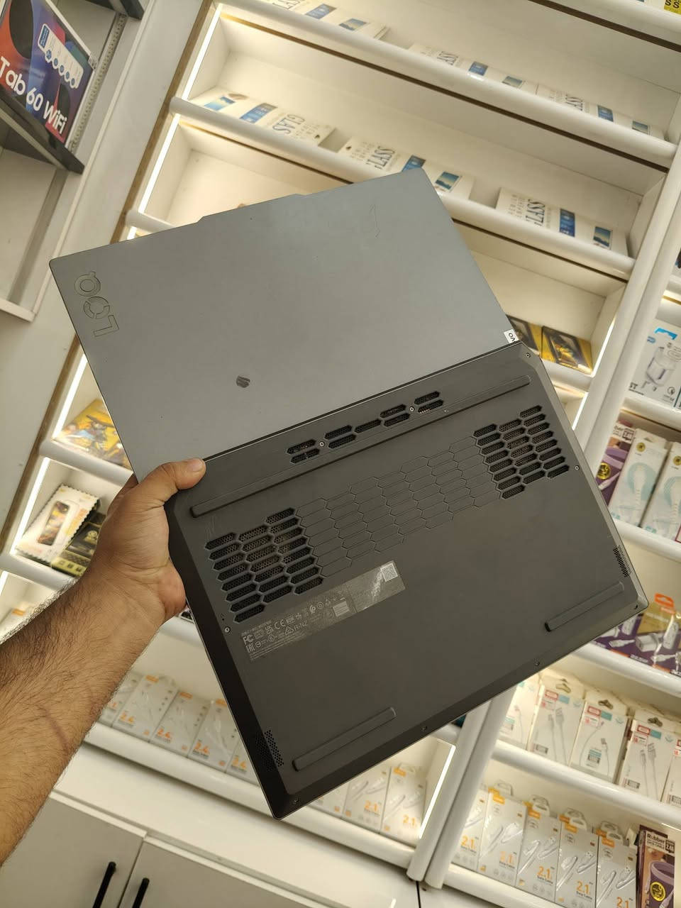 🔥 لابتوب Lenovo LOQ 2025 للبيع 🔥
💻 لابتوب قوي جداً مناسب للألعاب الثقيلة والتصميم والمونتاج

⚙️ المواصفات:
حجم الشاشة: 15.6 inch 
- المعالج: Intel Core i7-13650HX
- كرت الشاشة: NVIDIA RTX 4060 8GB
- الرام: 24GB
- التخزين: SSD 500GB
- النظام: Windows 11 Pro 64bit

🚀 أداء عالي وسريع جداً بدون تهنيك
🎮 يشغل أقوى الألعاب على إعدادات عالية
🎨 مناسب للمصممين والمونتاج

✨ الجهاز نظيف جداً (استخدام خفيف)
🔋 البطارية ممتازة
📦 كامل مع الشاحن الأصلي

للسعر ***********
