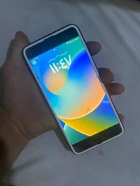 ايفون 8 ذاكره 64 بطاريه 73 الشاشه مكسوره والظهر والكاميرات ماكو بس ما ...