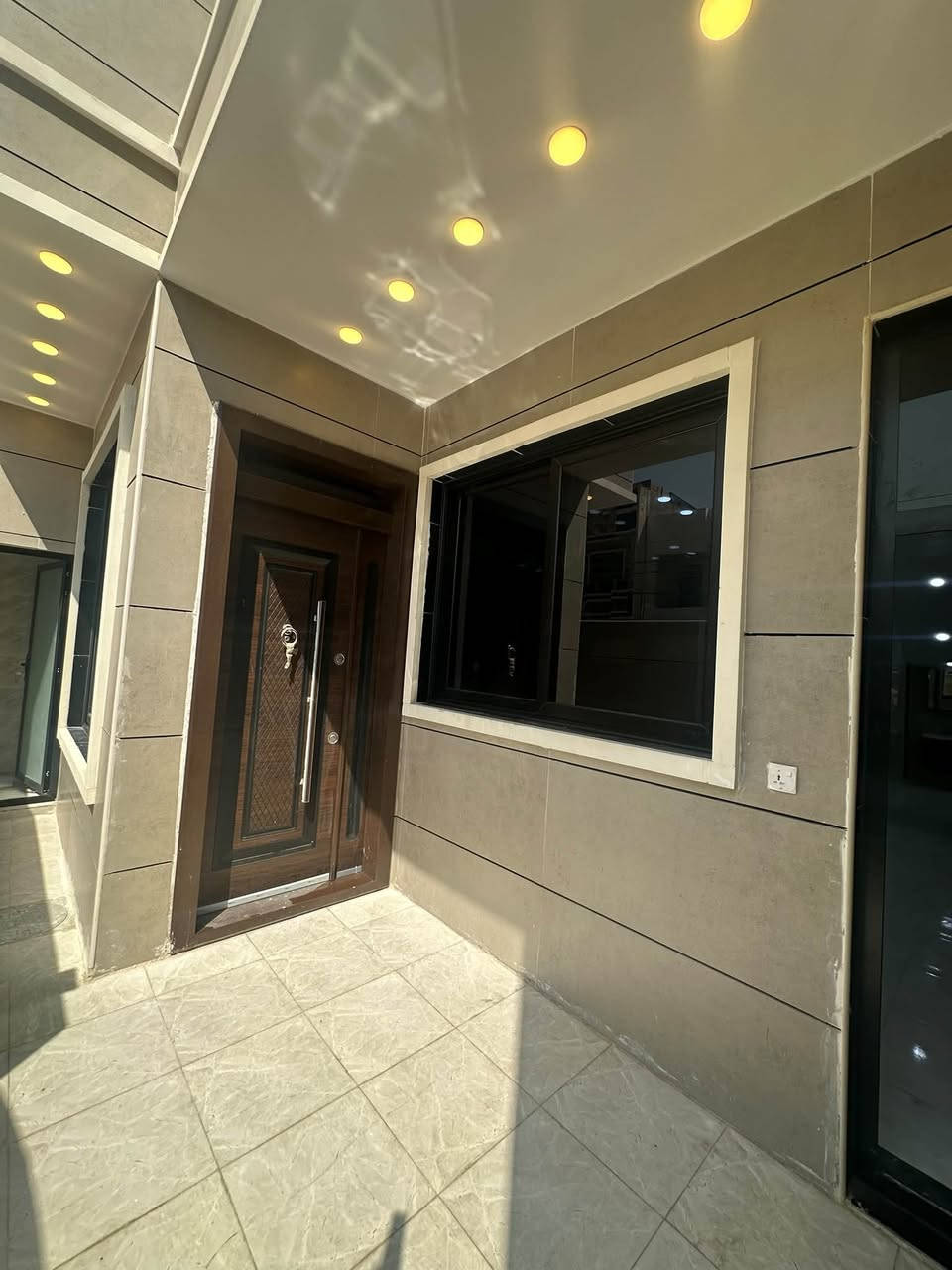طابقين • ٤ غرف • تنازل شركه