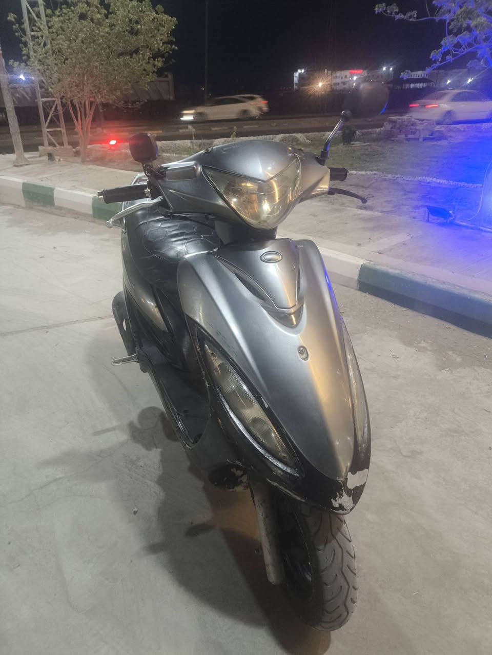 سلام عليكم دراجه للبيع كامكو جي 4
دراجه مجفته تجفيت اصلي كهربايات 
شغاله عوزه بس باتري 375 وبيه مجال
الاتصال *********** بي وتساب

