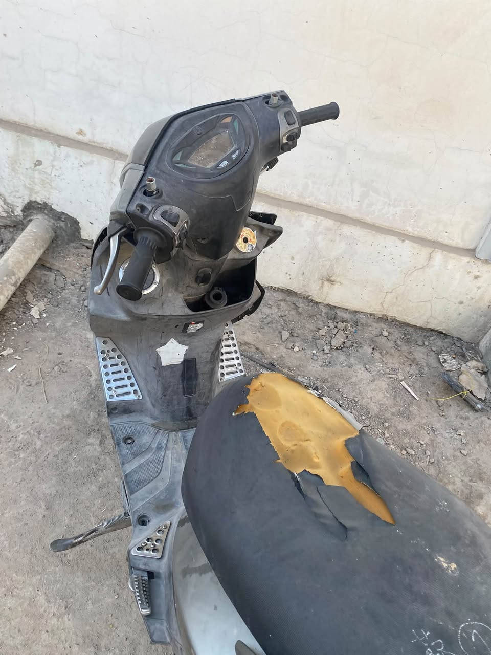 سلام عليكم gtr للبيع دراجه سوت حادث وتركتها دراجه طافيه كهربائيات اكفلك مكينه ابيعلك كوم حديد تحمل وتروح مكاني كاظميه الاستفار ***********
