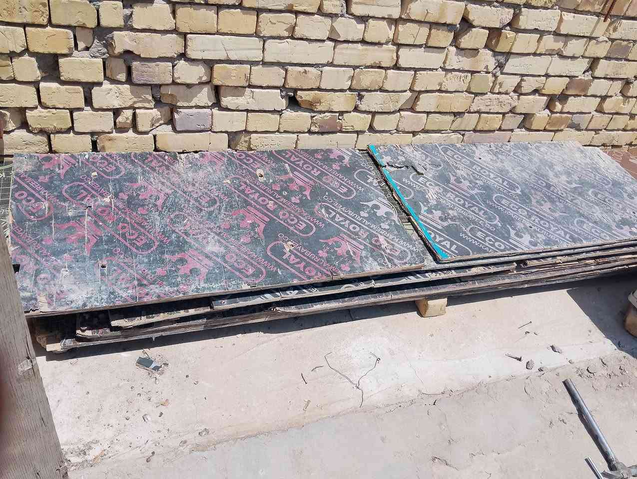 وجاهيه عوزه بيبان وقواطع معاكس وجنكوات 3وشخاط حديد وبلاويدات مكاني بشطره ***********
