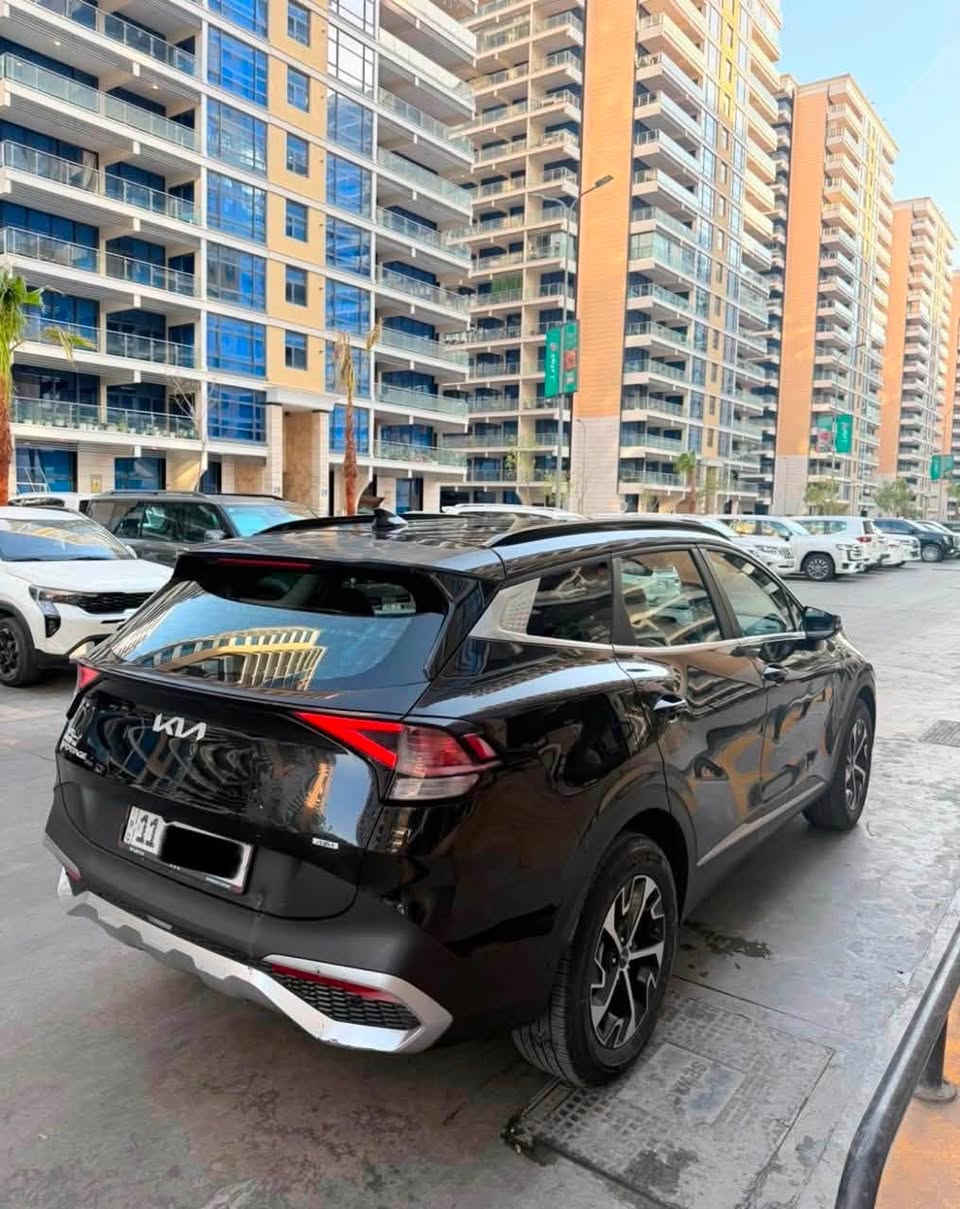 بسعر البلاش 175 ورقه 
سبورتج 2023 EX هايبرد فووول بانوراما 
شاشه متصله كامله داخل ابيض كراسي كهرباء جلد ماشيه 70 الف 
(( بجم كبس بدون ايرباك فقط برده ))
حادث السياره ضربه بين البابين كلش خفيفه صورتها موجوده 
باسمي رقم بغداد عنواني المنصور
***********
