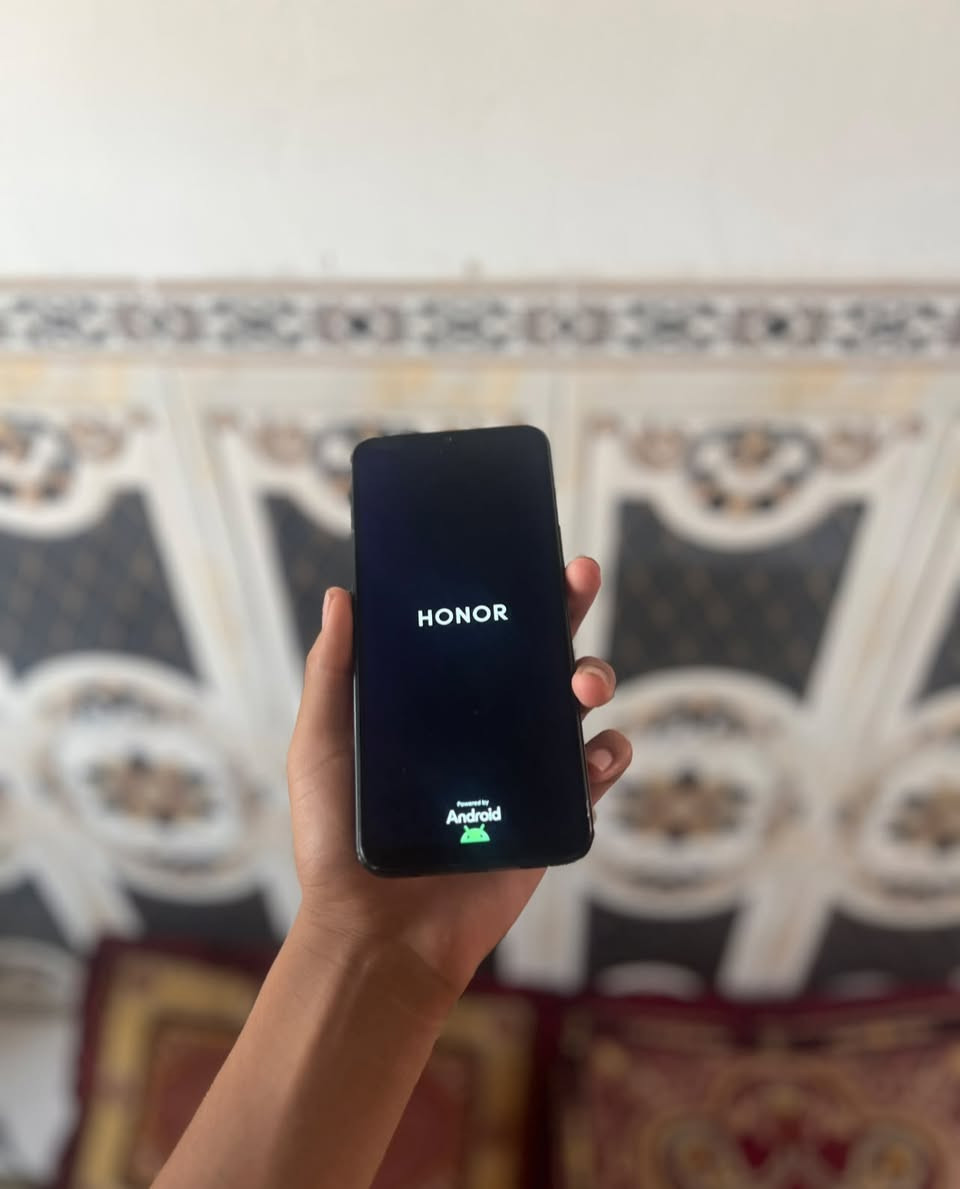 HONOR X6b

* 💾 الذاكرة: 128GB
* 🔋 البطارية: 5000mAh
* 🎨 اللون: أسود
* ✅ الجهاز شغال طبيعي 100%
* 📷 مكسور كلاس الكاميرا الخلفية فقط، ولا يؤثر على التصوير أو أداء الجهاز.
* 📱 الشاشة سليمة.
* ✅ الجهاز نظيف وجاهز للاستخدام.

السعر خاص 

📞 للتواصل:

* اتصال: ***********
* واتساب: ***********
