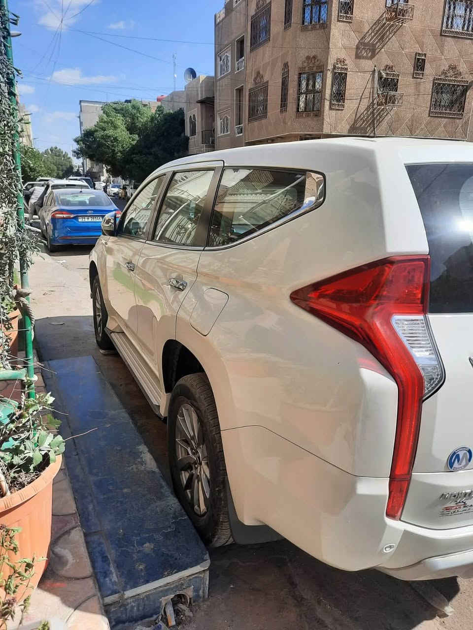 السلام عليكم مونتيرو للبيع 2019خليجي مابيها اي ضرر مكفوله من كلشي وهذا سونارها بل منشور فول مواصفات للاخير السياره بصمه وفتحه وحساسات شفتات بل ستيرن مفوله للاخير ماشيه 104كيلو رقم اربيل مكانها بغداد تفاصيل كامله اتصال عل رقم ***********
