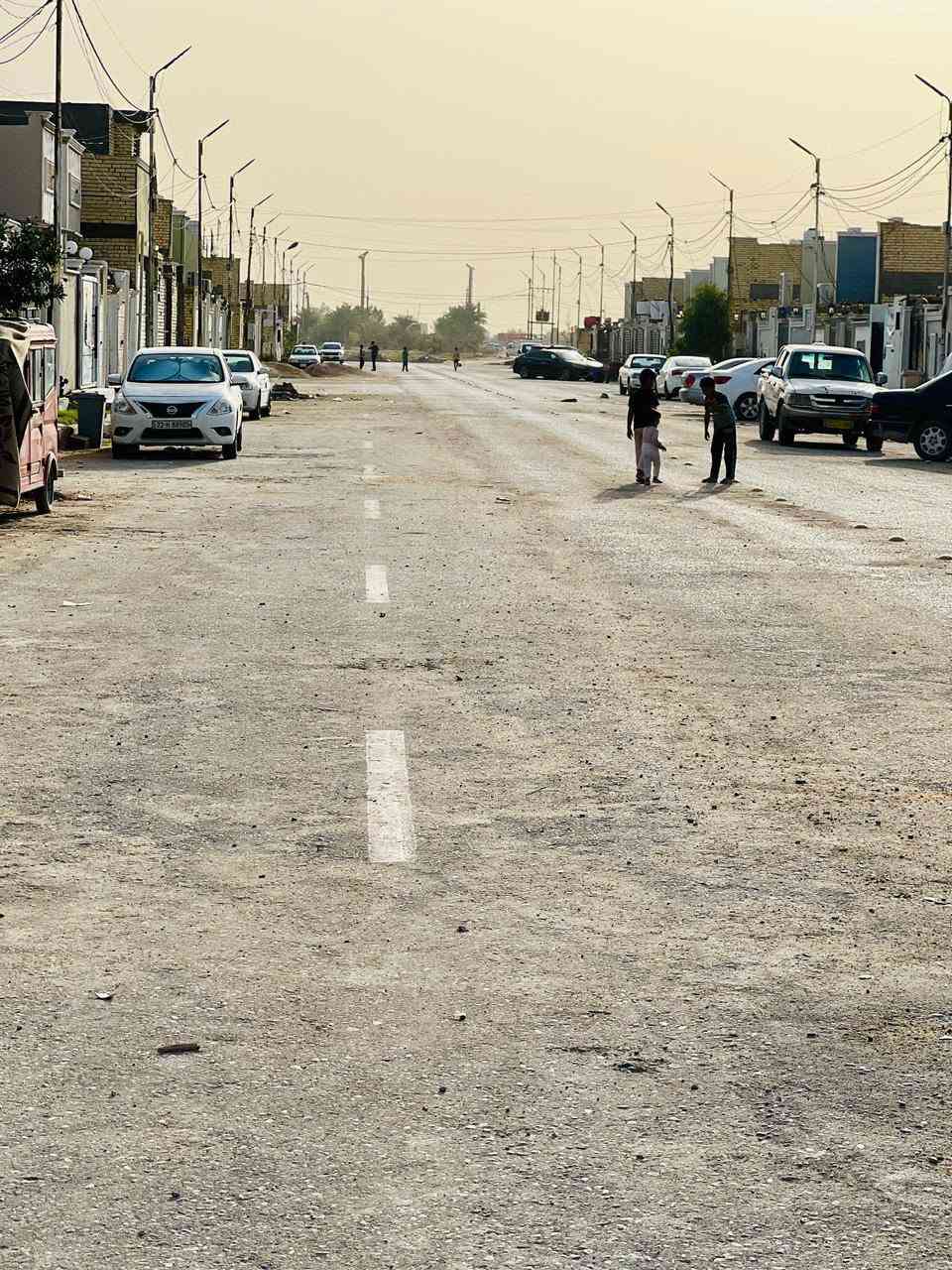 السلام عليكم 
بلاش بلاش  160متر وشارع 20
بيت 160 متر للبيع طابق واحد
شارع كربلاء عمود 110 البيت شارع 20
بناء جديد وخدمات كامله ماي كهرباء تبليط 
البيت مرقم وجاهز 
البيت مرقم من قبل البلدية وبي معاملة تطويب
السعر مناسب 75 
***********
