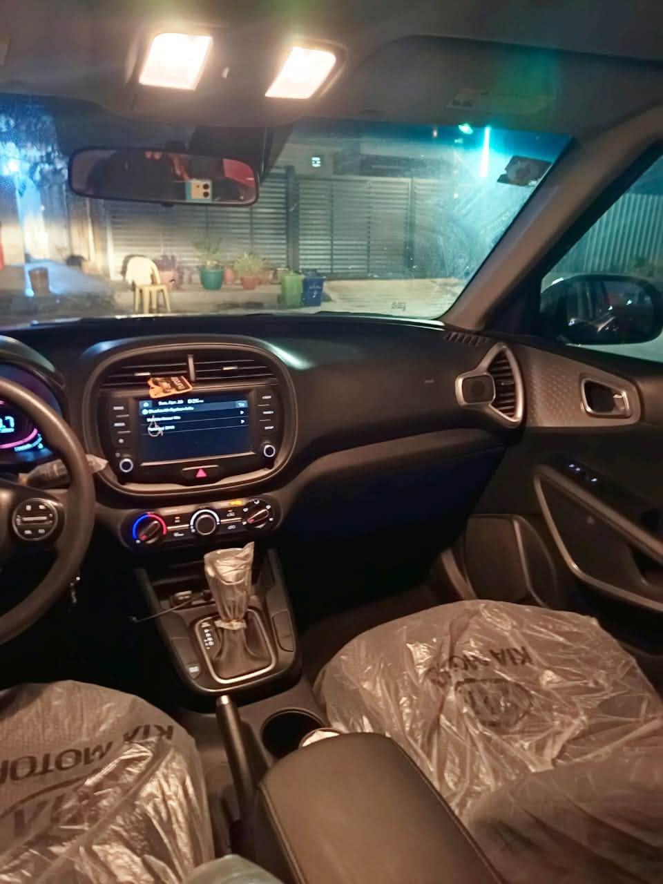 السلام عليكم  صول 2023 مكينة 2000 دوش حادثها بنيد صبغ والسونار بل المنشور ماشيا 72 الف السيارة جاهزة من كلشي مكان بغداد لاتصال *********** السعر 138
