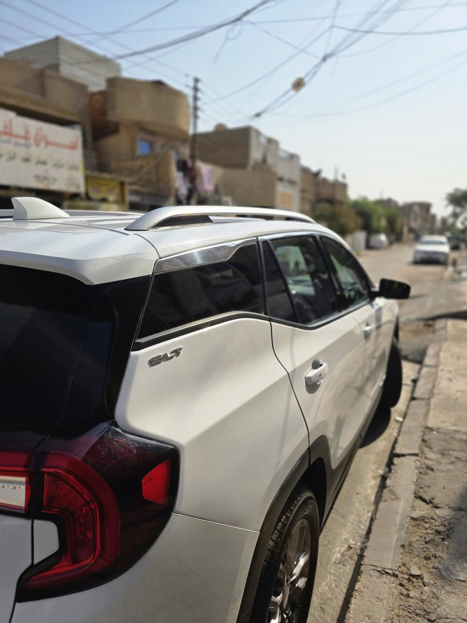 السلام عليكم السعر175 وبيها مجال للشراي
للبيع Gmc تيران 2022 مواصفات Slt
ماشية 50 ميل
مابيها تبديل ولا قطعة 
فقط صبغ بخشم البنيد 
دخول ذكي اربع ابواب
نظام فور ويل 
كشنات ميموري 
بصمة
تشغيل عن بعد
تحكم ستيرن
شاشة
تبريد قطعتين 
تدفئة مقاعد
محرك 1500 تيربو
كشنات جلد
كامرة خلفية
جنطة كهرباء 
انماط قيادة
وباقي الموصفات المعروفة عن slt
