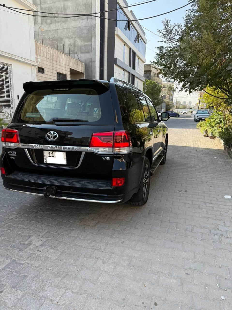 سلام عليكم للبيع تيوتا لاندكروز موديل 2019 وكاله ساز فول مواصفات ماشيه 63 كيلو متر 
السياره مكفوله من الصبغ والتبديل 
السعر 49،500$دولار رقم بغداد مكان السياره بغدادالمنصور الرقم ***********

