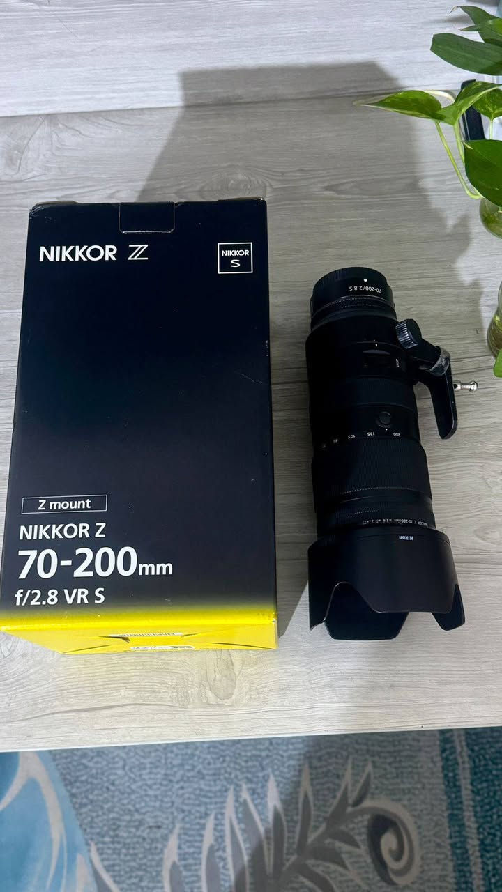 السلام عليكم عدسة زوم للبيع  NIKKOR Z 70-200mm f/2.8 VR S
السعر 2300000 مليونين و300   مستعمل 
الاتصال ***********     النجف الاشرف لا يوجد توصيل
