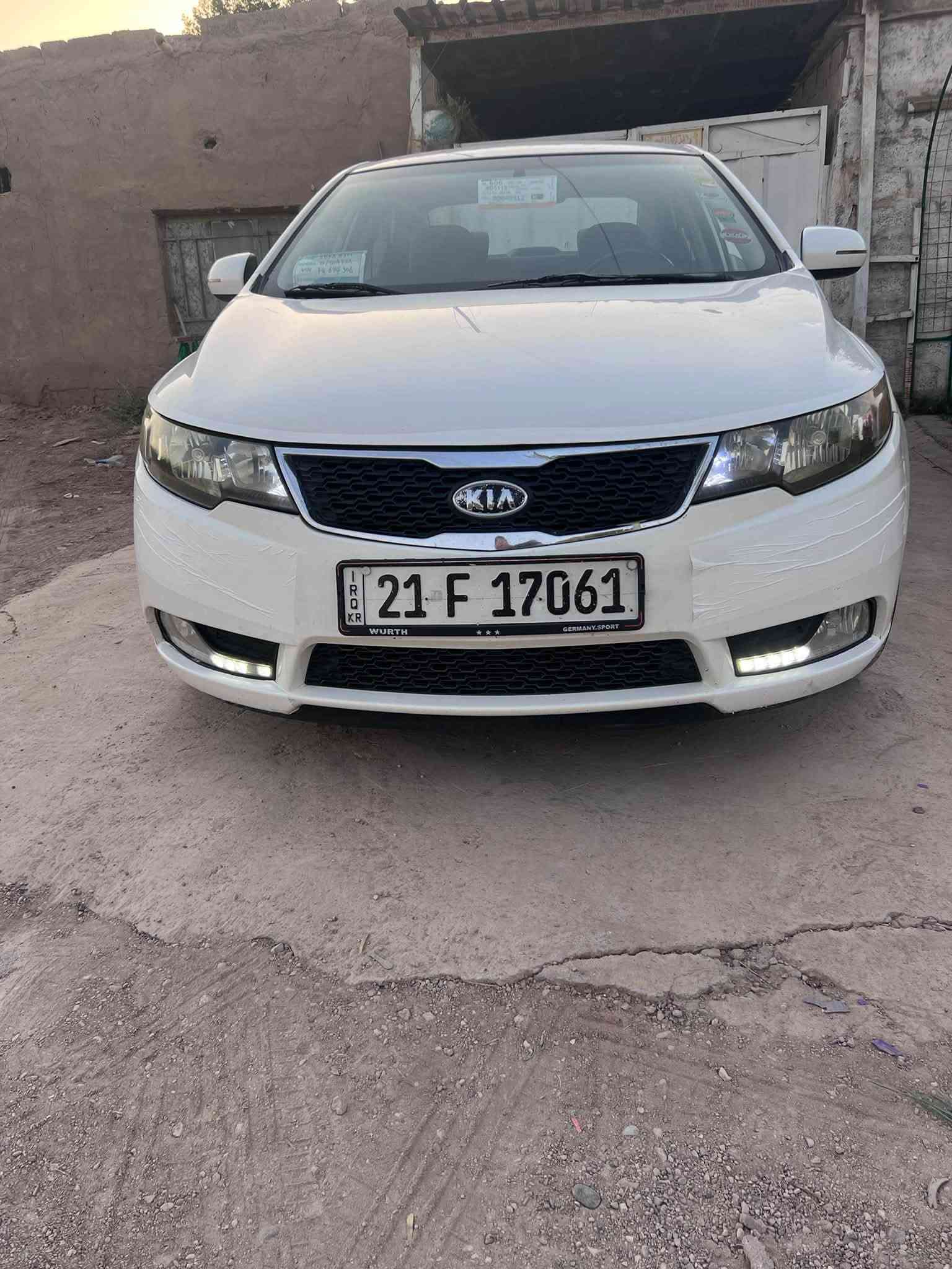 كيا سييراتو 13مكينه 1600رقم هزه سنويه جديدتخم تاير جديد حدادا جديد تدفئه تبريد شغال بيها صبغ قبق صندوك فقط بدون دواخل والباقي مكفول سعر 105مكان السياره واسط الحفريه رقم الهاتف ***********
