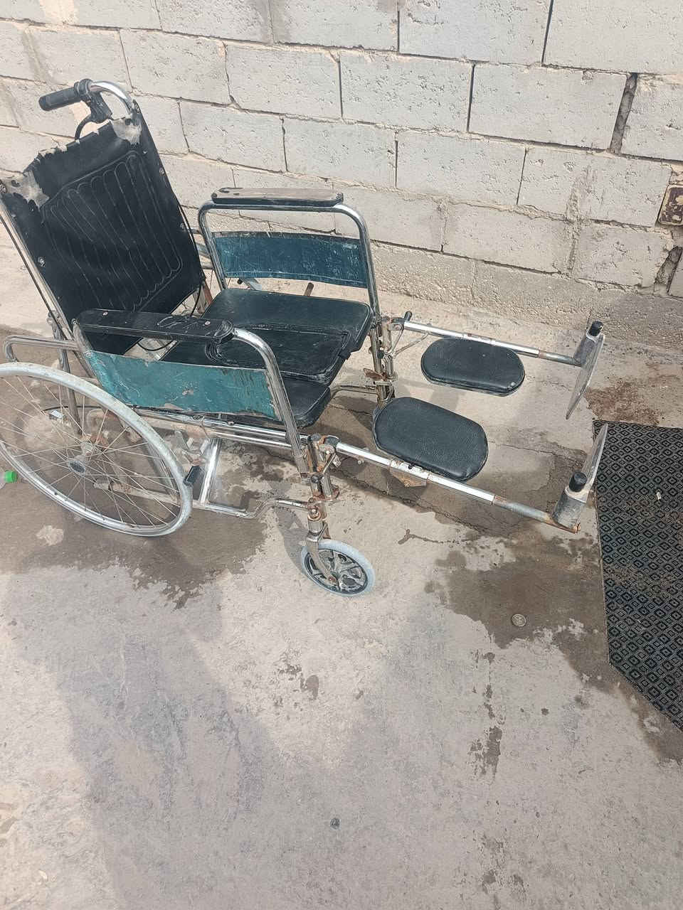 عربانه • نظيفه • كلشي ما بيها