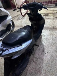 نوزل • شغالة • شاشة وكفر مكسور