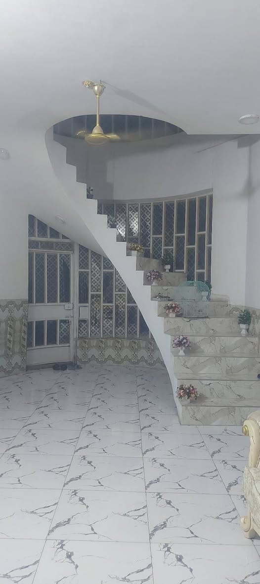 السلام عليكم بيت طابو زراعي 300 متر 
سند 25 على طريق الدغارة قرب الخمسة دونم 
للإستفسار   ***********
