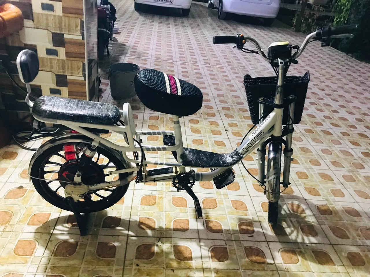 يالله 
متاح دراجه شحن الهايس كشر بدون بطاريات تفاصيل اكثر داخل الفديو السعر ٧٥ الف مكاني هيت حي البكر 
***********
