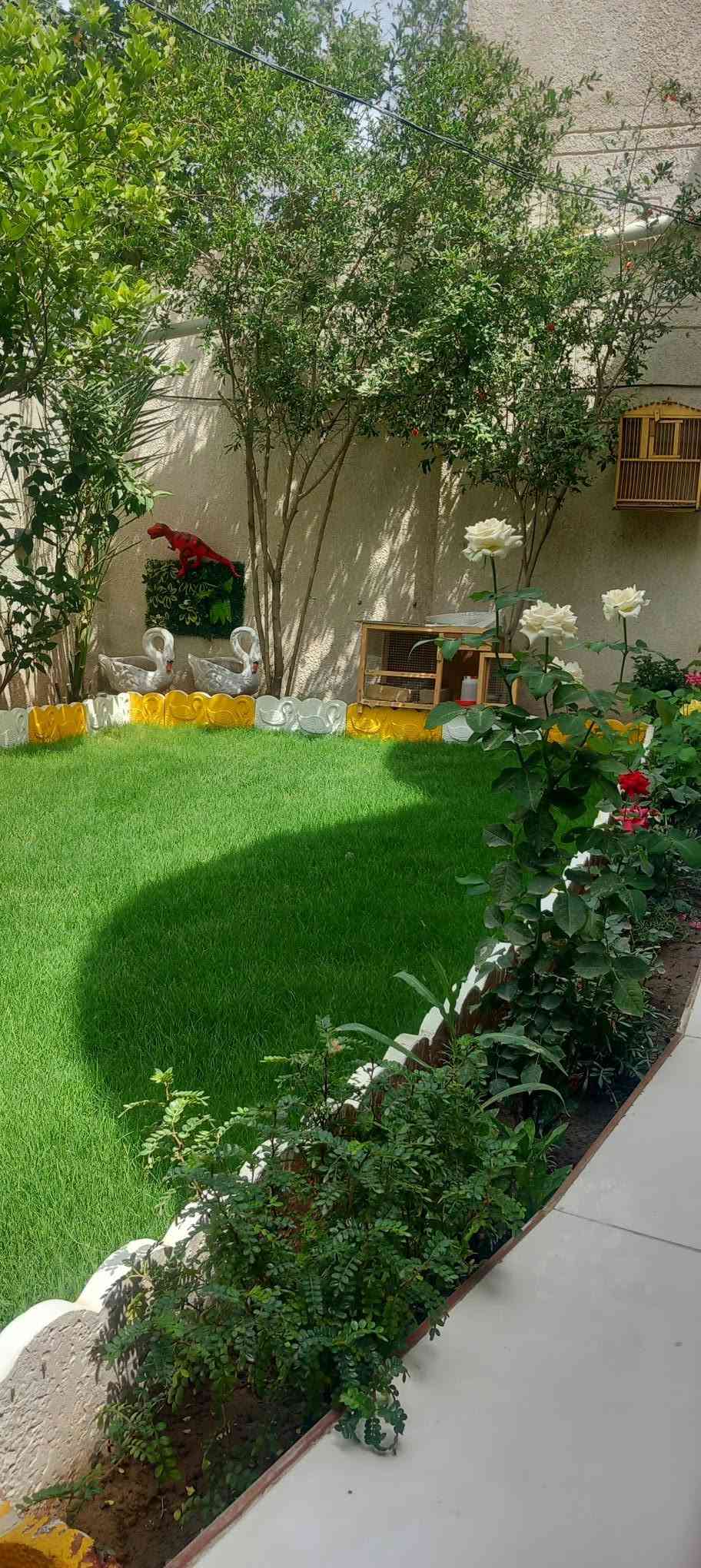 سلام عليكم بيت للبيع مساحه 300  بيت حديث طابوك جمهوري يحتوي. على غرفتين  . وصاله. وستقبال. ومطبخ.  بيت مرتب وكامل معه  اثاثه...  عنوان البيت العزيزيه مقابيل مدرسه صينيه مال سياسين... الاستفسار... على...هاذ الرقم ***********
