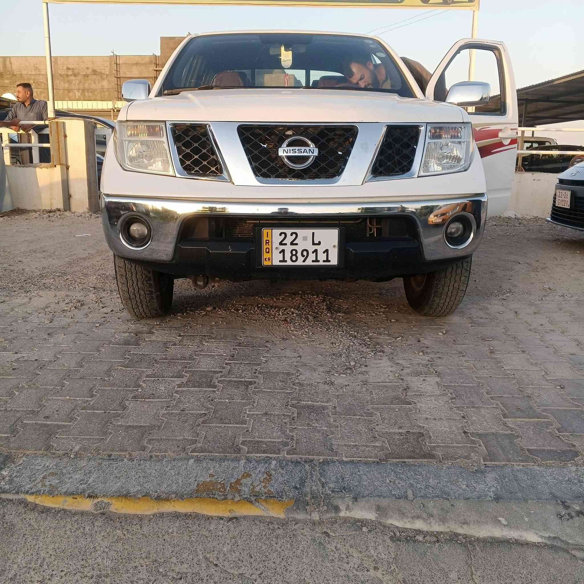 السلام عليكم
للبيع 
نيفارا موديل 2009 LE
رقم شمالي تحويل ثاني يوم
بيه جاملغ امامي جهة السائق وبارد الباب الوره السايق
دفتر بانزين 
سياره بلاديه على وضع الشركه ففول موصفات
كهربائيات شغاله مرتبه فووول نظيفه 
كير ومحرك بشرط

مكان السيارة.  الانبار /القائم 
رقم الهاتف. ‏‪***********‬‏ ضياء ابوعماد 
السعر /٩٠ووبيه مجال
