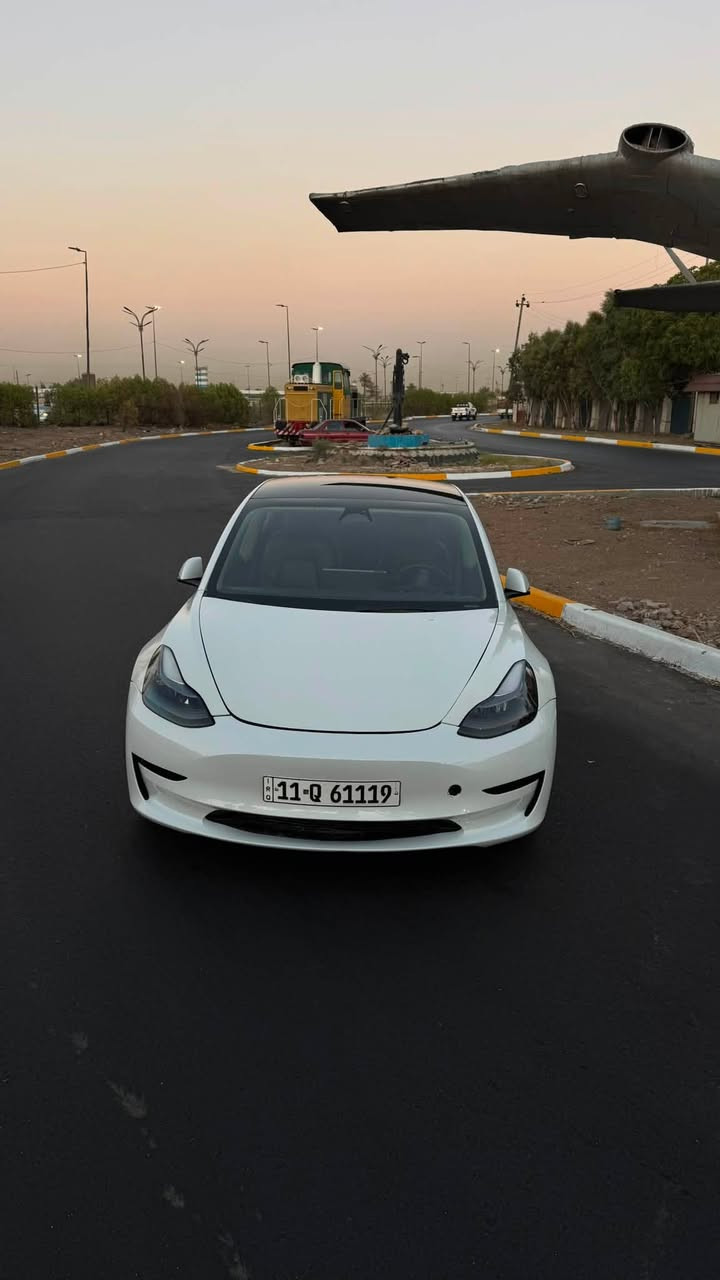 تيسلا مودل 2023 3
وبطاريه ومنافذ شحن وماطور
جديد مكفوله
 اونلاين تحديث انكليزي
تمشي بالشحنه 410 كيلو 
ماشيه 88 الف كيلو
حادث امامي خفيف جاملغ ايسر وبنيد مبدلات
وشويه من الجاملغ الخلفي الايمن
والباب الايمن مصبوغات  السياره نظيفه
وجديدة رقم بغداد مميز جدا ينباع مع السياره
وياها الشمسيات وشاحنه 32 A اصليه من سراج
السياره نظيفه وما بيها نقوصات
 السعر 146 وبيه مجال 
*********** 
واتساب او خاص
