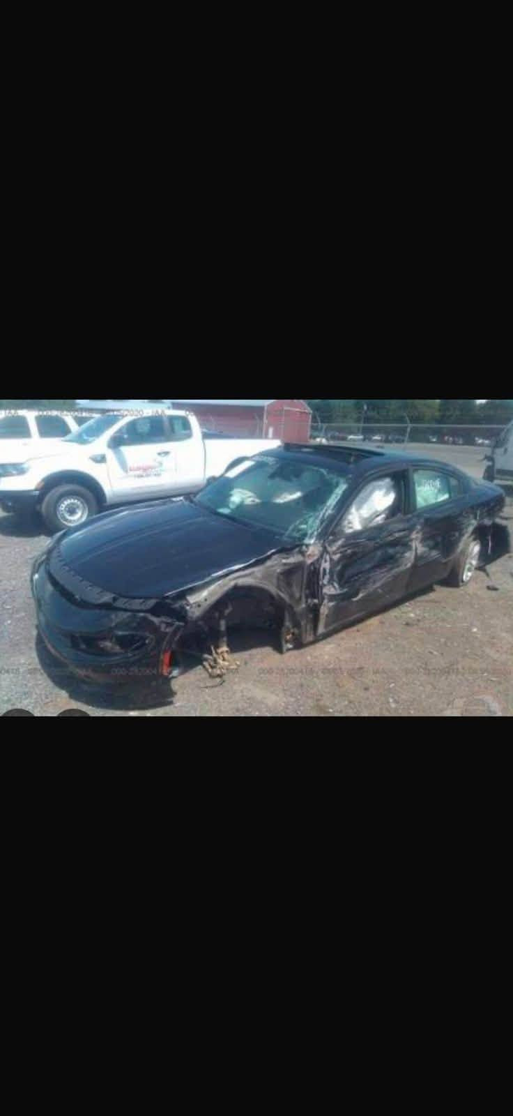 جارجر 2019SXT
حادث موضح بل صور صفحه السايق لغد شاصي مكفول 
صفحه مصبوغ بيه 3 قطع وباب مبدل بلادي الخلفي 
تو ويل
فتحه سقف 
بصمه 
كشن كهرباء وجلد 
محدثه اس ار تي 
مكان السياره بغداد سيديه 
سعر 178
***********

نص مكتوب في الصور:
- BidHistory.org 000-28200416 - 08/05/2020 - IAA