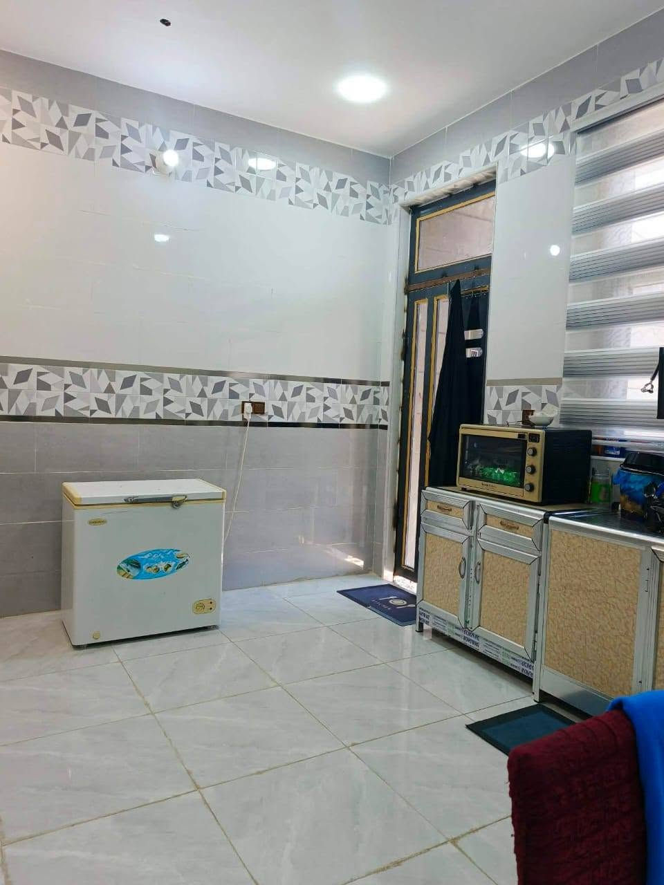 شارع حكمت • بيت • ٢٠٠م
