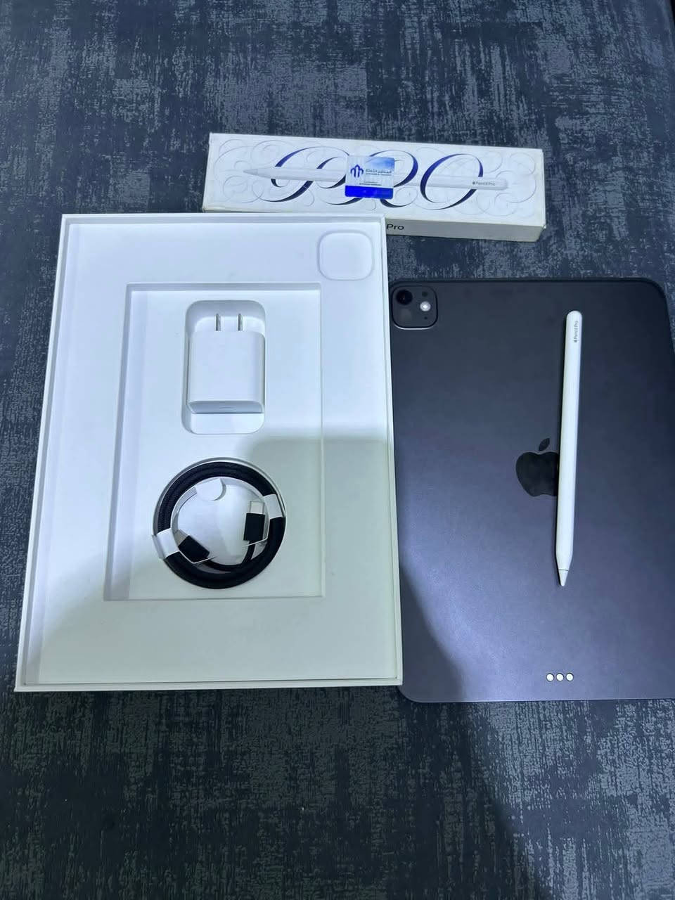 ايباد برو M5 • ١١ انش • ٢٥٦ جيجا