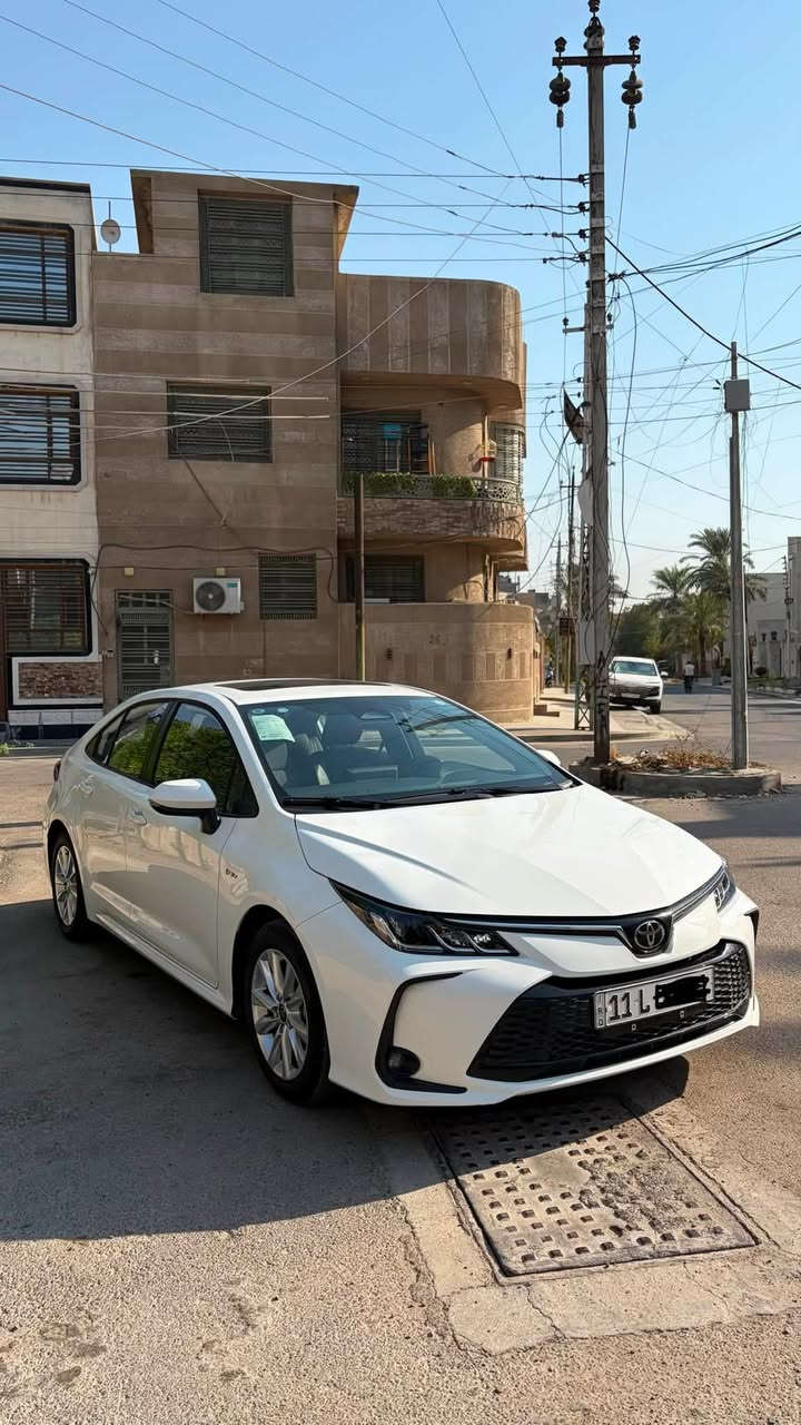 السلام عليكم ورحمة الله🙏
تيوتا كورلا للبيع ( هايبرد) ✔️

موديل : 2025 🔸

ماشية : 23 الف km 🔹

سيارة كفالة عامة بدون صبغ أو تعديل

مواصفات فوول 1/1▪️

شاشة _ كامرة _ تحكمات كروز سرعة رادار امامي تحديد مسار تبريد قطعتين لايتات زنون 
السعرر 163 وبيها مجال
*********** يوجد واتس اب

((مكان السياره بغداد))
