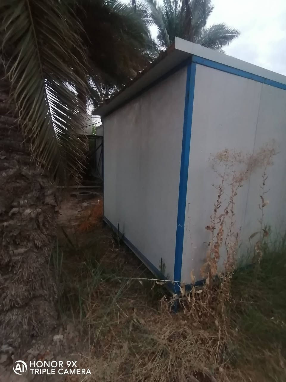 لبيع كرفان ٨*4 جديد نظافة ٩٠٪  يحتوي ع غرفتين  وصحيات.   وياي كرفان ثاني منفصل ٣*٣نظيف يصلح مطبخ اثينهن كهرابئيات كاملة  للاستفسار الاتصال ع الرقم *********** 
٠

نص مكتوب في الصور:
- HONOR 9X TRIPLE CAMERA
- AI HONOR 9X TRIPLE CAMERA