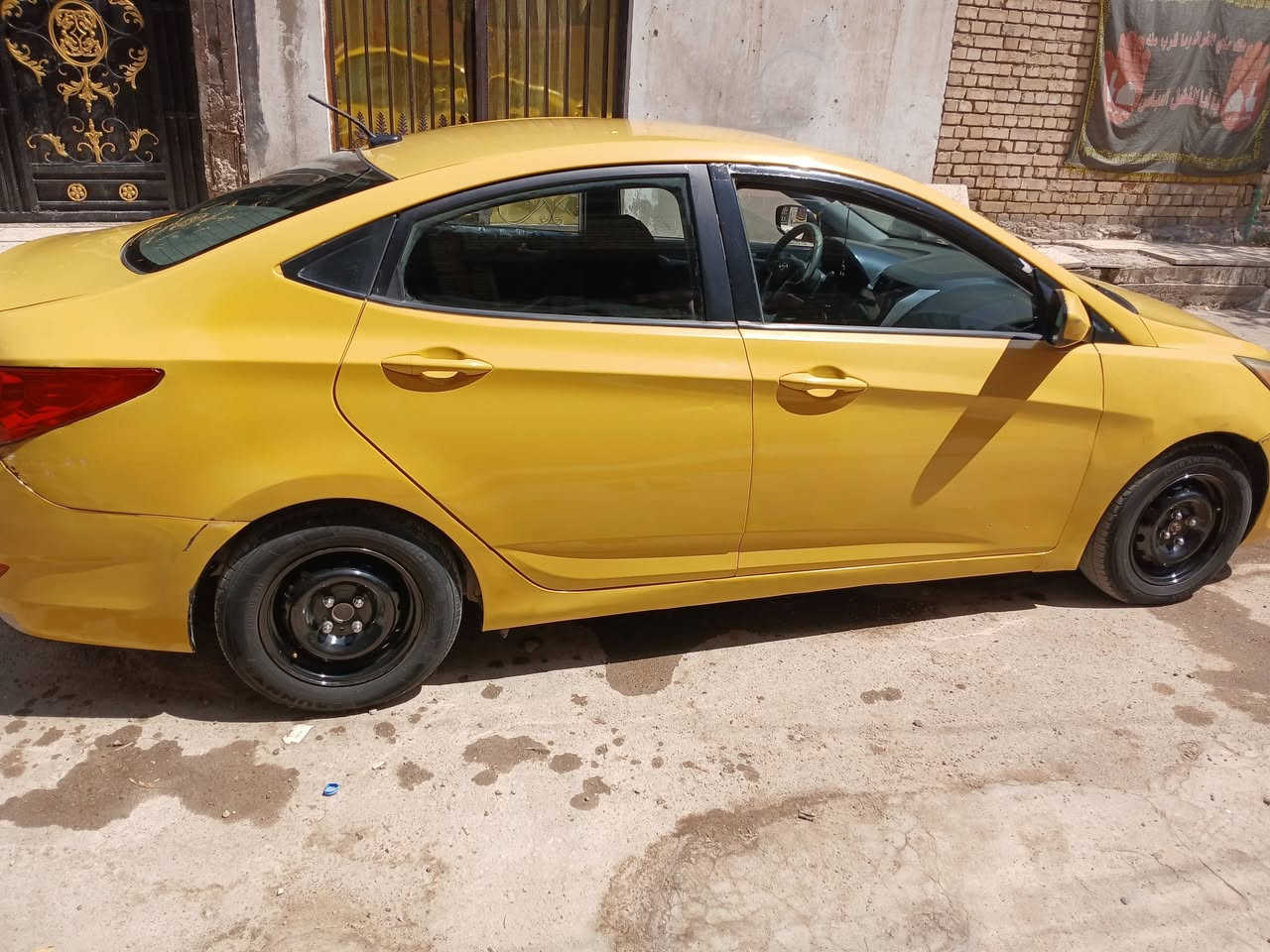 السلام عليكم

سيارة اكسنت موديل2013 امريكي حادثة أمريكا جاملغ امامي بدون دواخل بيه خشم جاملق خلفي وخسفه جوه باب السايق فقط السعر خاص السيارة باسمي رقم بغداد مكاني بلديات 

تواصل على الرقم ***********
