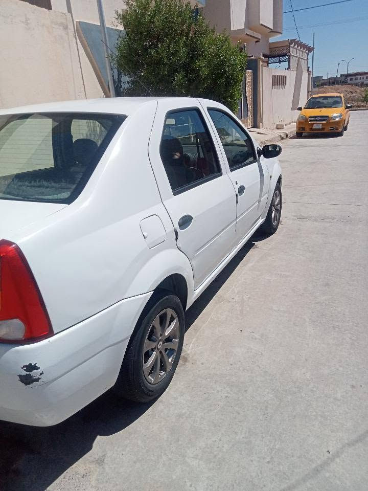 رينو لوكان 2010 شرط التحويل محرك قبل شهرين شديتو صبغ ثلاثة قطع بدون دواخل كير عادي تبريد ثلج .السعر 43 وبيها مجال قليل *********** موصل الايسر
