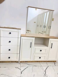 غرفة نوم تركيه مستخدمه 9 قطع مدة استخدام سنه  كنتور وملحق 8 باب ميز مر...