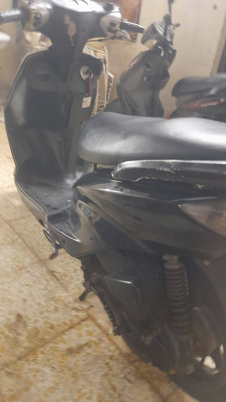 سكنس 140  الدراجة جديده نكرة سلف هندر كله شغال وابلادي كهربائيات دبلات تايرات قفل استيرن ابريكات خلفي امامي الدراجه خير من الله  دهن جديد  السعر 400 بيها مجال  مكاني بغداد مدينة الصدر ***********
