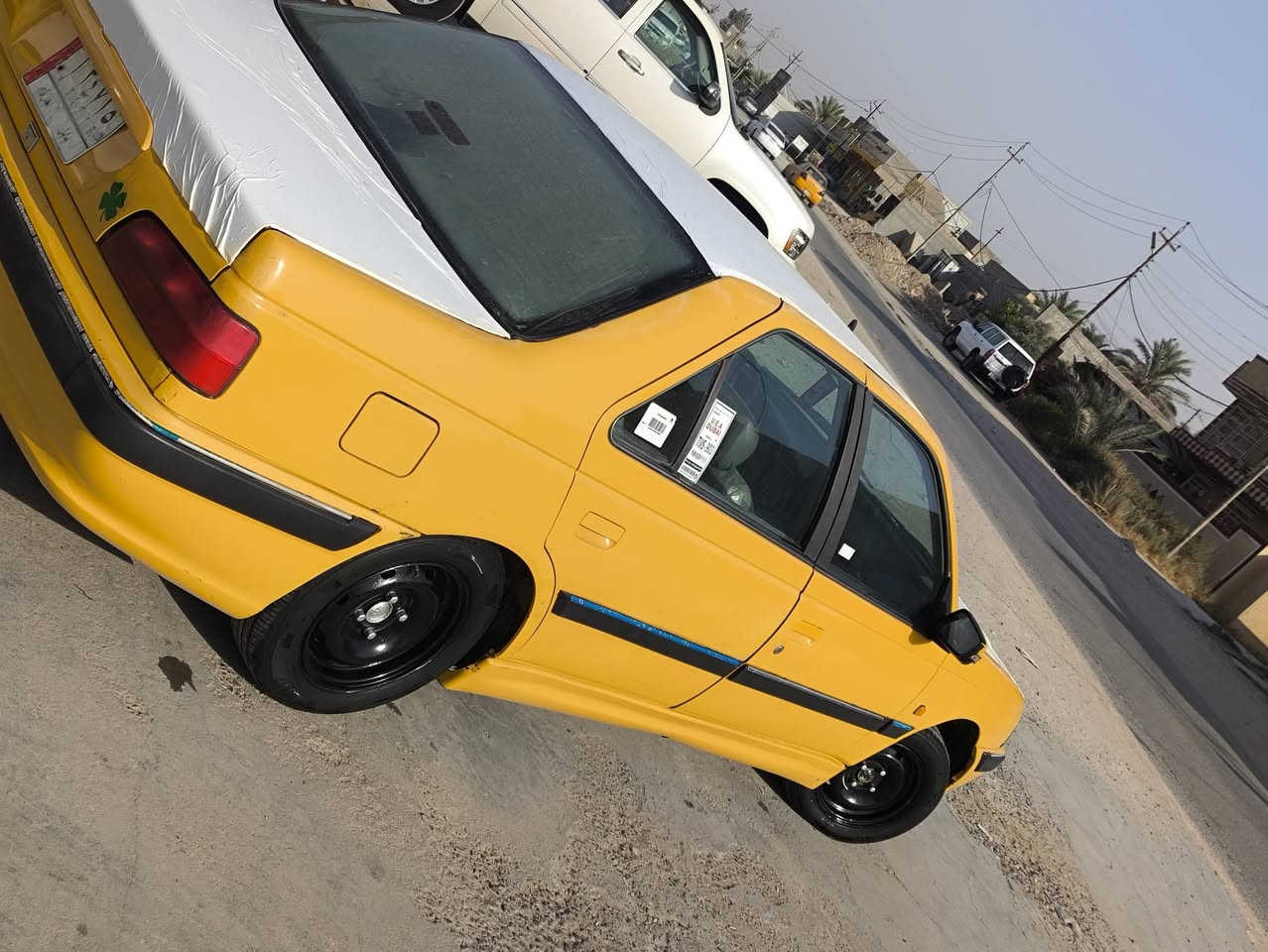 بيجو بارص 2015مكفوله من كلشي كير مكينه حداديه تخم تاير تبريد جاهز للاخير دوشمه كامله ارضيه وكشنات رقم بابل بسمي مصفره هيئه وغرامات دينار ماتصرف عليه مكاني بابل مركز مدينه الشراي يتصل 
***********
السعر 39وبيه شويه مجال

