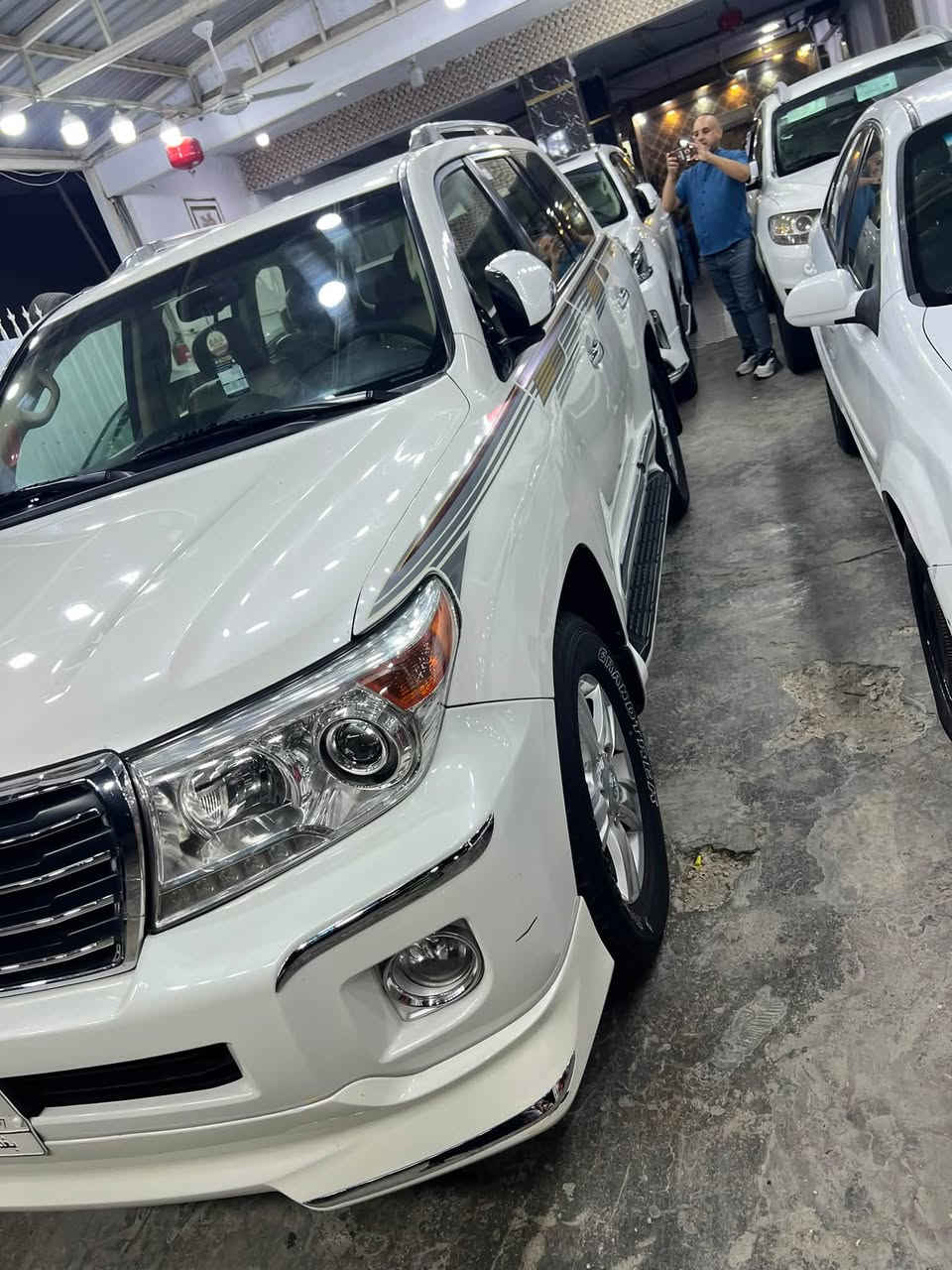 لاندكروز ٢٠١٤ 
مكفوله من الصبغ والضربه 
شريط شويه طابع 
ماشيه ١٩٠ الف
مكينه مير تبريد حداديه مكفول 
فطيم فول 
السعر ٣١٠ ورقه وماكو بهيج سعر ١٤
بغداد كريعات 
***********
***********
@إشارة@إشارة
